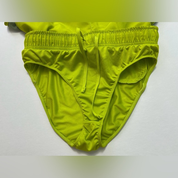 Nike Women's Dri-fit Tempo Track 3.5 Shorts in Bright Cactus Size: XS - NWT - Picture 10 of 11